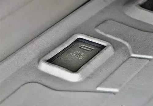 汽车装多少安全气囊合格(汽车安全气囊数量标准，装多少才算合格？