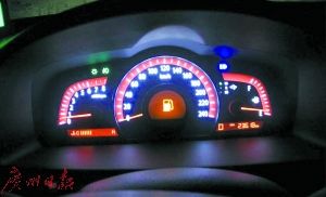 汽车亮油灯后能跑多少迈(汽车亮油灯后还能跑多少迈? 汽车亮油灯后能跑多少迈(汽车亮油灯后还能跑多少迈?