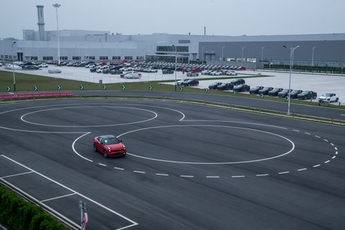 汽车高速最多能跑多少迈(汽车高速最高时速，极限与安全之间的探索)