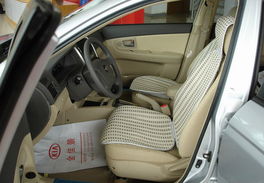 赛拉图汽车有多少个座位(赛拉图汽车座位数量解析)