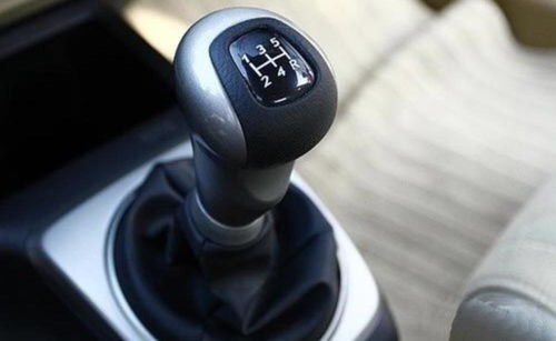 一个汽车多少公里换挡(汽车换挡里程数解析)