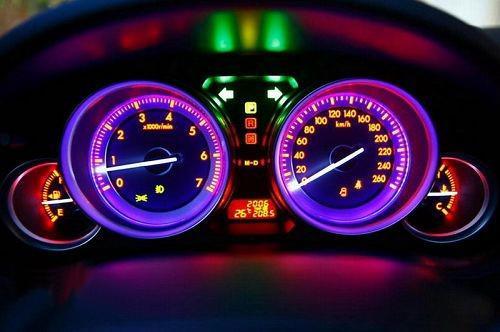 汽车仪表盘能看多少公里(汽车仪表盘，揭示行驶里程的神秘窗口)