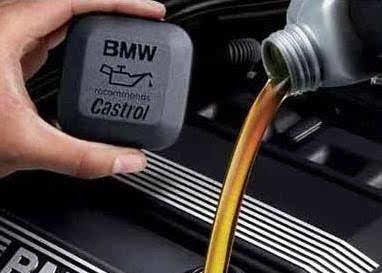 汽车机油怎么看加了多少(如何正确观察汽车机油的添加量)