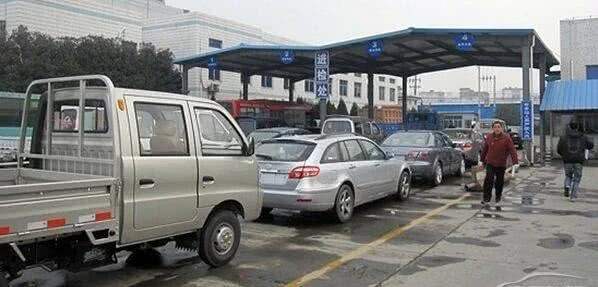 春节前汽车有多少辆免检(春节前汽车免检数量揭秘)