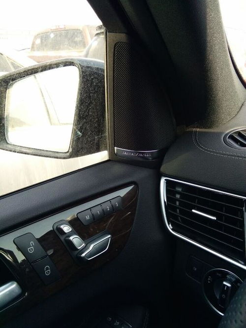 汽车后挡玻璃多少钱(汽车后挡玻璃价格解析)