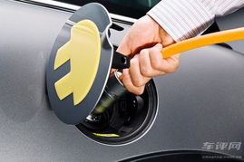 汽车电瓶快充需要多少a(汽车电瓶快充电流需求解析)