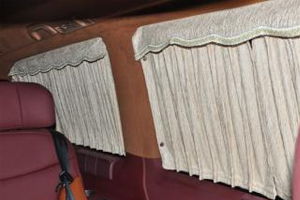 汽车窗帘定制多少钱(汽车窗帘定制价格解析)