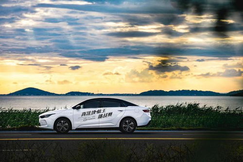 小汽车开多少公里才保养(小汽车行驶里程与保养的奥秘)