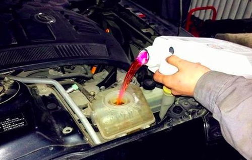 汽车大灯带水多少度(汽车大灯的防水性能与工作温度的深度探讨)