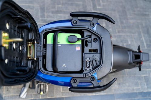 汽车电池里的电压是多少(汽车电池电压揭秘,从技术角度解析汽车电池的电压标准) 汽车电池里的电压是多少(汽车电池电压揭秘,从技术角度解析汽车电池的电压标准)