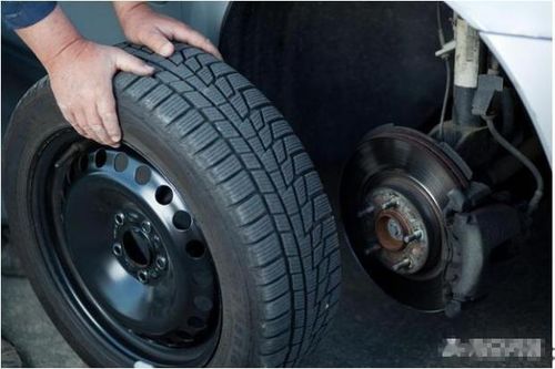 汽车前轮清理多少钱(汽车前轮清理费用解析) 汽车前轮清理多少钱(汽车前轮清理费用解析)