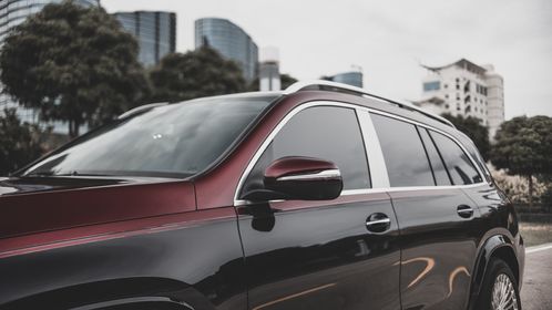 汽车双拼色贴膜价格多少(汽车双拼色贴膜价格解析)