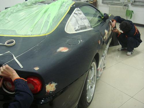 小汽车旋转喷漆多少钱(小汽车旋转喷漆价格解析)