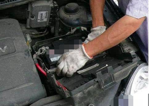 更换汽车电池多少钱(更换汽车电池需要多少钱？