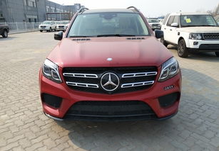 汽车奔驰520多少钱(揭秘汽车市场，奔驰520价格解析)