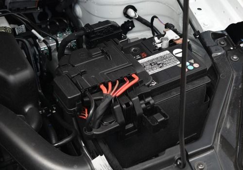 汽车电瓶哪里看多少安(汽车电瓶的安数如何查看)