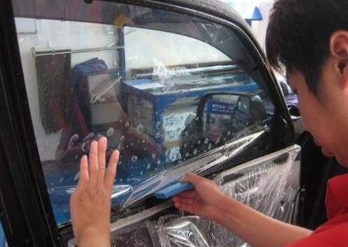 汽车后玻璃坡度多少合适(汽车后玻璃坡度适宜性探讨)