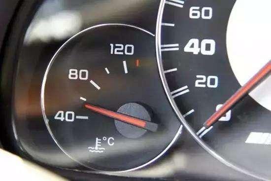 夏天汽车正常发动多少转(夏天汽车正常启动与发动机转速的合理范围)