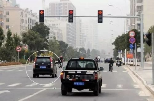 汽车闯祸红灯扣多少分(汽车闯红灯，罚款与扣分详解)