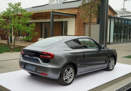 小汽车能开多少公里呢(小汽车续航里程的秘密)