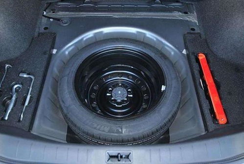 汽车备胎载多少人(汽车备胎载人数量探讨) 汽车备胎载多少人(汽车备胎载人数量探讨)