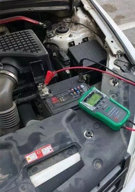 汽车更换电瓶后油耗多少(汽车电瓶更换后油耗的考量)