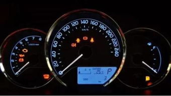 汽车空档意速多少最好(汽车空档时的最佳怠速速度解析)