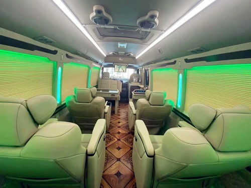 公共汽车多少米长宽(公共汽车的长度与宽度，城市交通的移动空间)