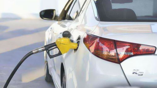 小型汽车加油多少升(小型汽车加油量解析，一次应加多少升？