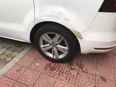 汽车补划痕多少钱(汽车补划痕费用解析)