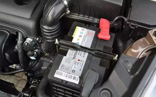 汽车电池大概多少公里换(汽车电池更换里程数解析)