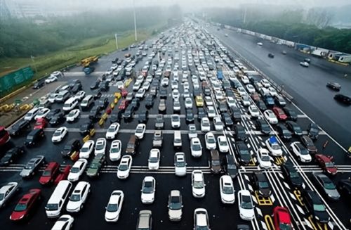 中国机动汽车总数是多少(中国机动汽车总数揭秘，庞大的交通体系与持续增长的汽车市场)