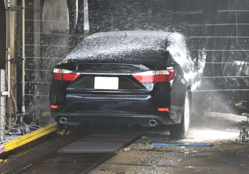 汽车喷漆多少久能洗车(汽车喷漆后多久能洗车？一文解答您的疑惑)