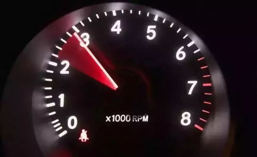 汽车跑100多少转数(汽车行驶中的转速探讨)