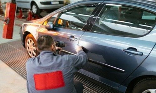 汽车油耗多少需要加机油(汽车油耗与机油添加的必要性)