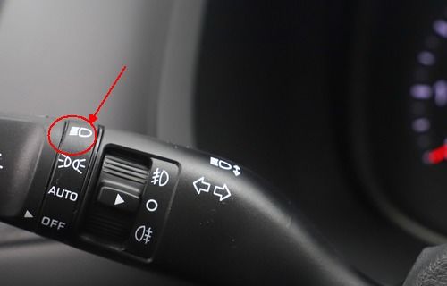 汽车雾灯能开多少度(汽车雾灯开启角度的探讨)