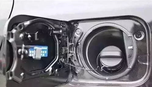 汽车油箱可以装多少吨(汽车油箱容量解析，究竟能装多少吨燃油？