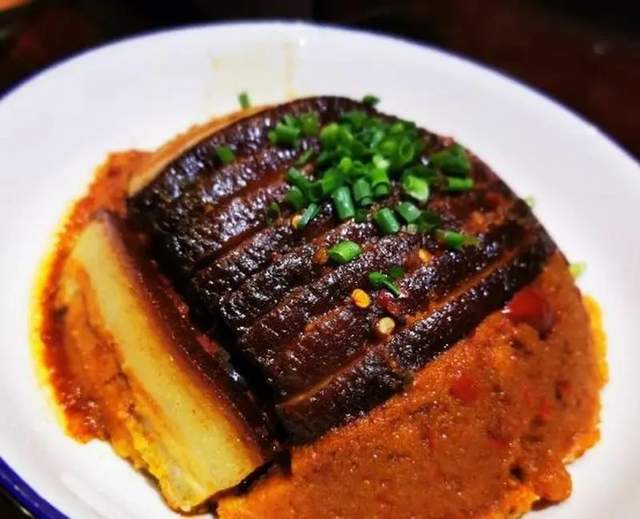 湖北美食特色简介，品味湖北美食的魅力