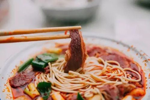 湖北特色美食，牛油面的起源与魅力