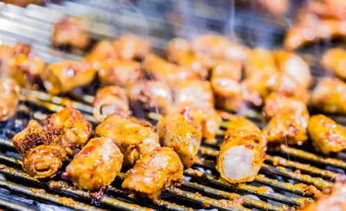 湖北美食红烧猪肘攻略，最佳地点与烹饪技巧，让猪肘烂香好吃！