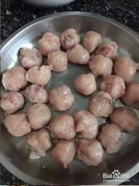湖北美食鱼丸子制作指南，鱼丸子的做法与秘诀