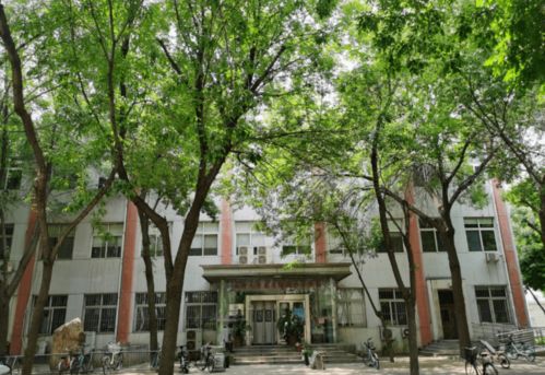 湖北美院昙华林校区美食与地理位置指南