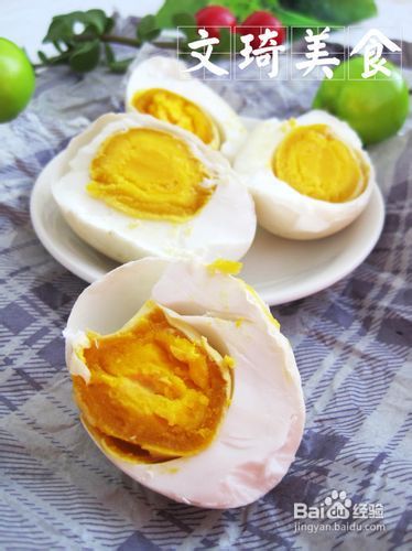 湖北美食黑色包裹的鸭蛋，神秘美食探秘之旅