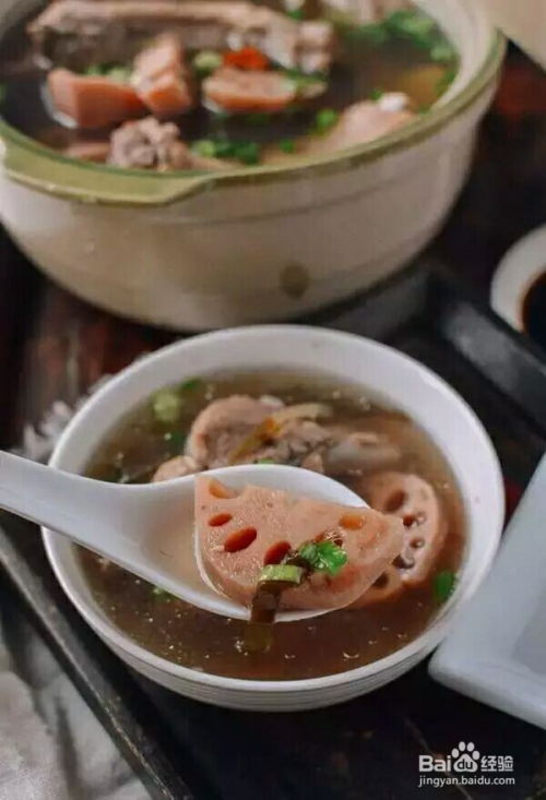 湖北美食莲藕排骨汤制作指南，美味秘诀大揭秘！