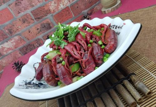 湖北美食食量揭秘，一人需多少斤美食与菜品才够满足？