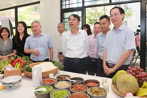 李立宏诠释湖北美食，探寻高端食材的配音魅力