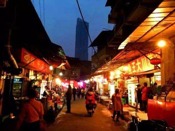 湖北美食街小吃排名揭秘，湖北著名小吃街盘点