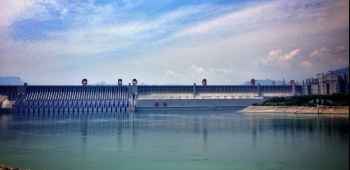 湖北最高峰旅游景点及山水风光探秘