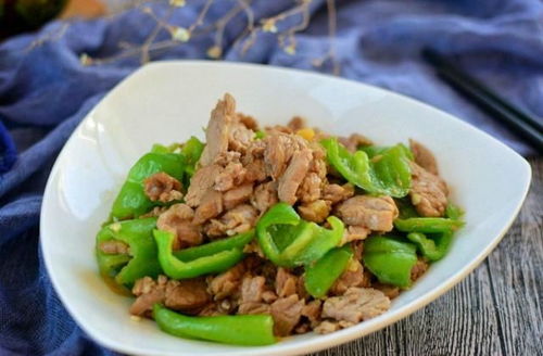 湖北美食青椒炒肉片制作教程，视频教程与做法详解