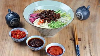 湖北美食牛肉面制作攻略，美味牛肉面的烹饪秘诀